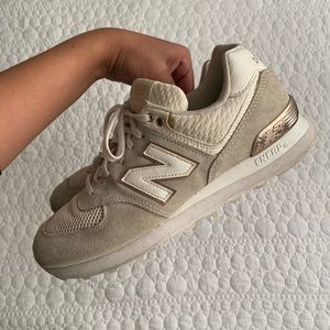 NEW BALANCE 574 cream and rose gold shoes